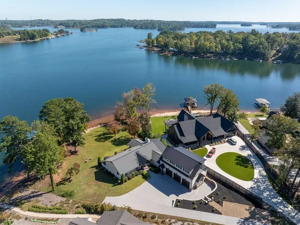 12052 Carnelda Dr, Seneca, SC 29672
