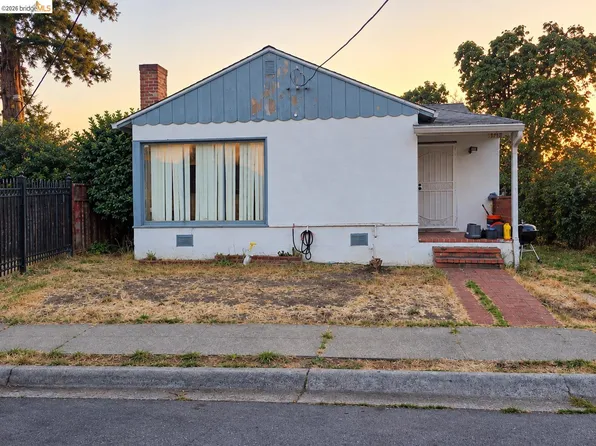 8115 Dowling St, Oakland, CA 94605