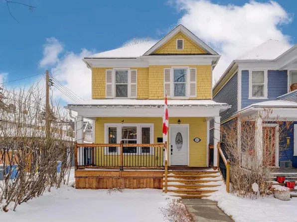 2112 W Cliff St SW, Calgary, AB T2S 2G3