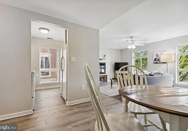 409 S Sharp St #R-5 — Photo 4