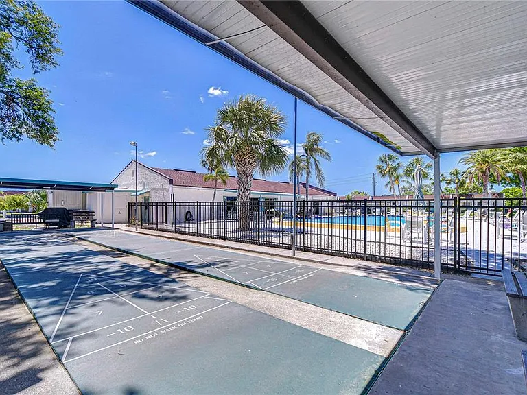 13870 Oakwood Ln — Photo 33
