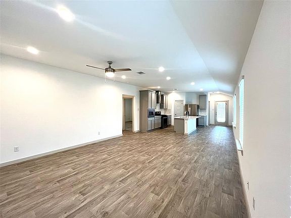 5th image of 3007 Fenchurch Elm Trl
