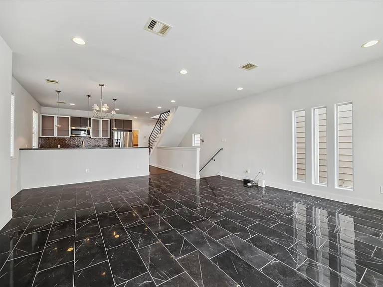 3041 Clinton Dr — Photo 10