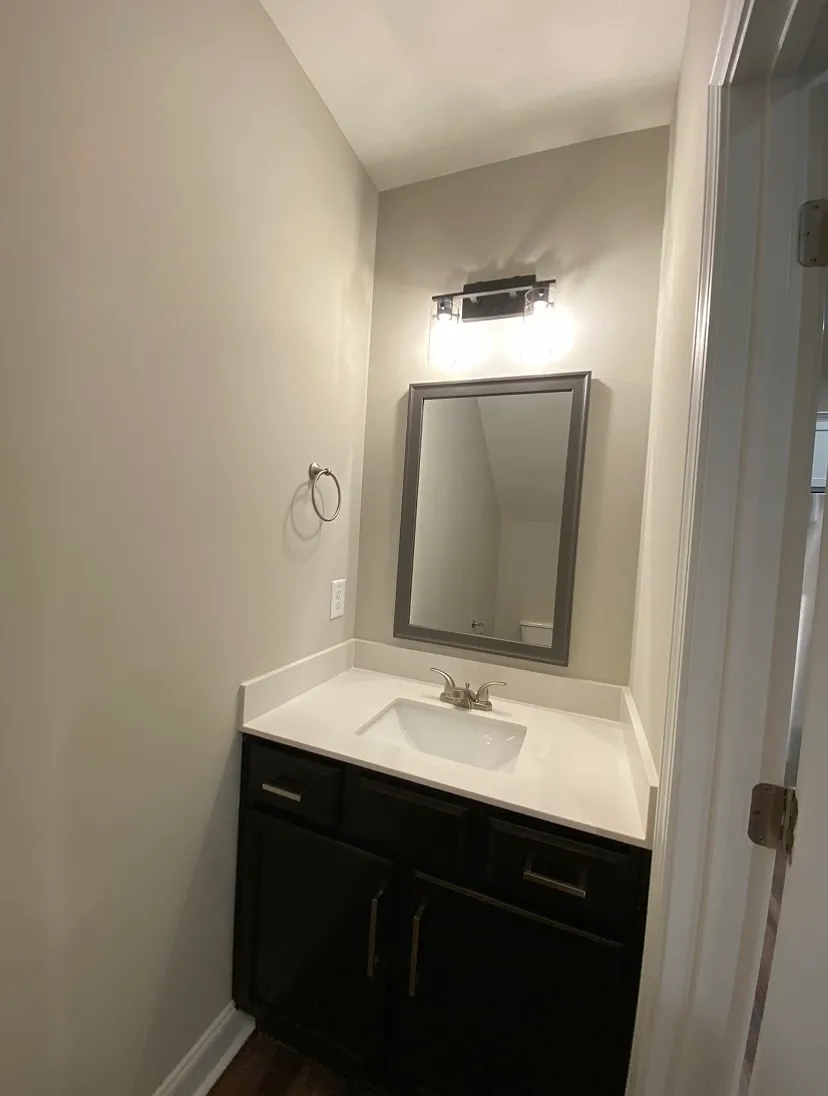 1028 Glenkirk Drive - A — Photo 3