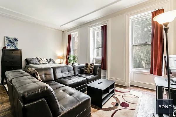 Rented by Bond New York | media 5