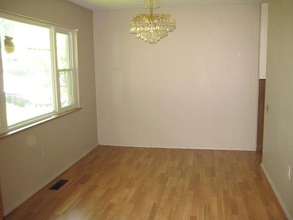 4th image of 765 Pimlico Dr