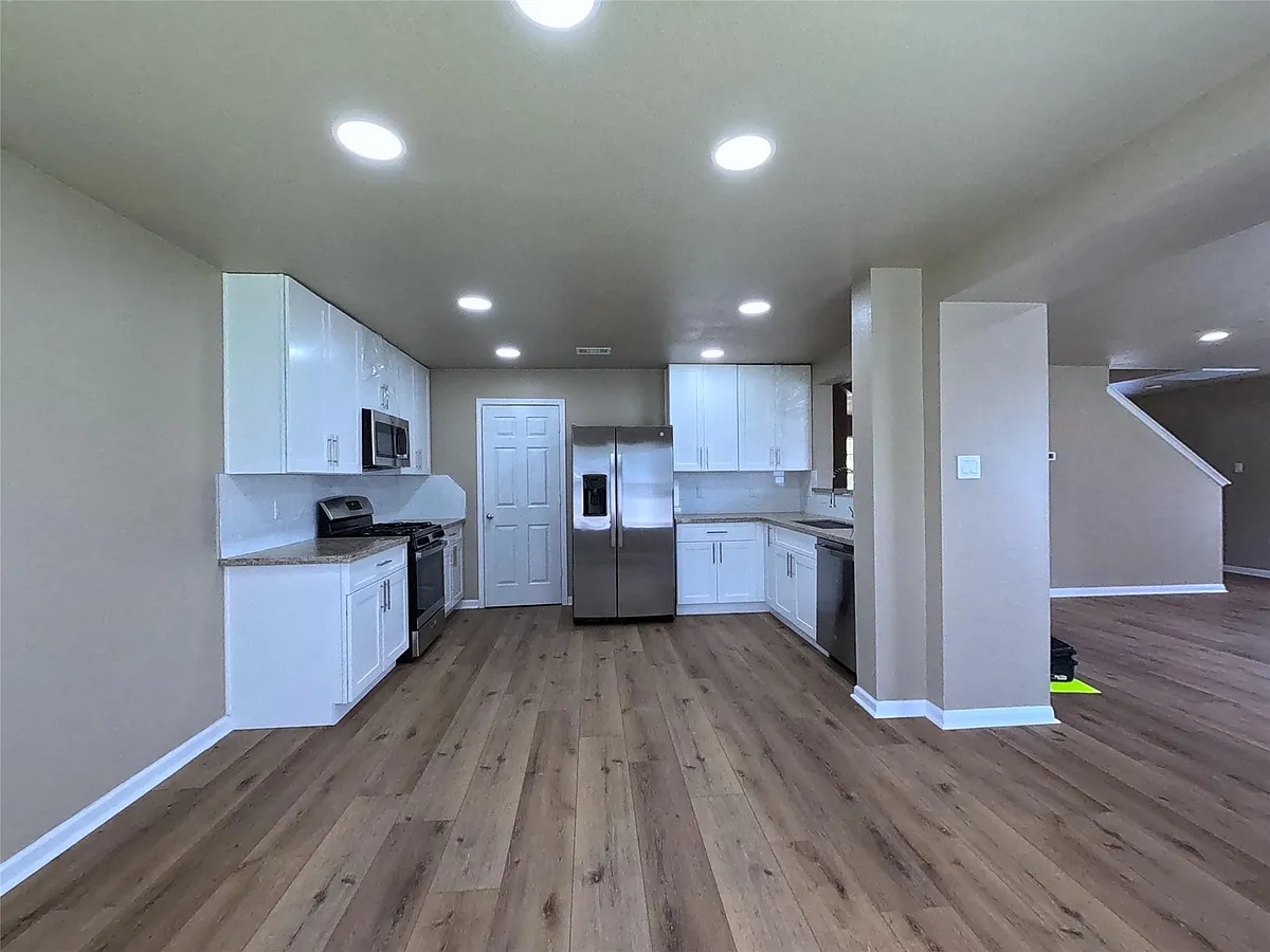 Building Photo - 17107 Westminster Village Ct