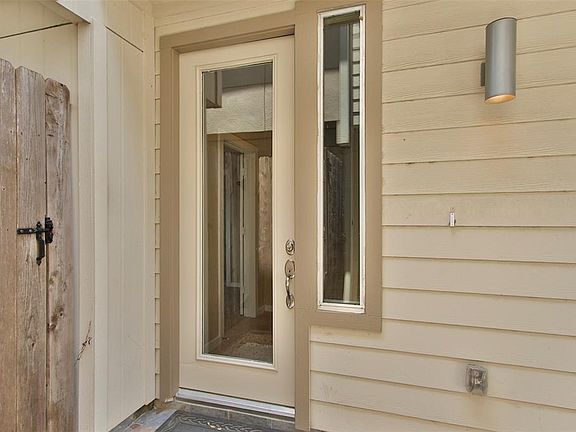 3rd image of 5417 Lindsay Ln