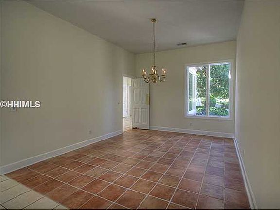 5th image of 32 Glenmoor Pl
