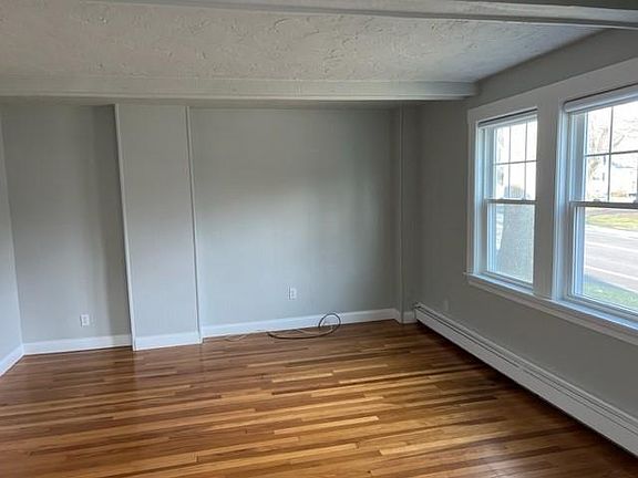 4th image of 79 Elm St Unit 79