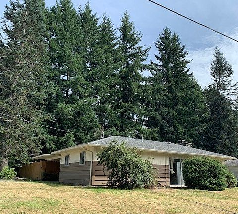 3rd image of 2022 Westlake Drive SE