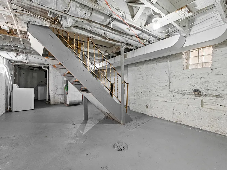 2725 Connecticut Ave — Photo 19