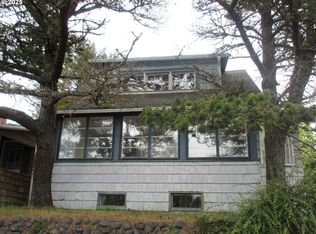 328 6th Ave, Seaside, OR 97138