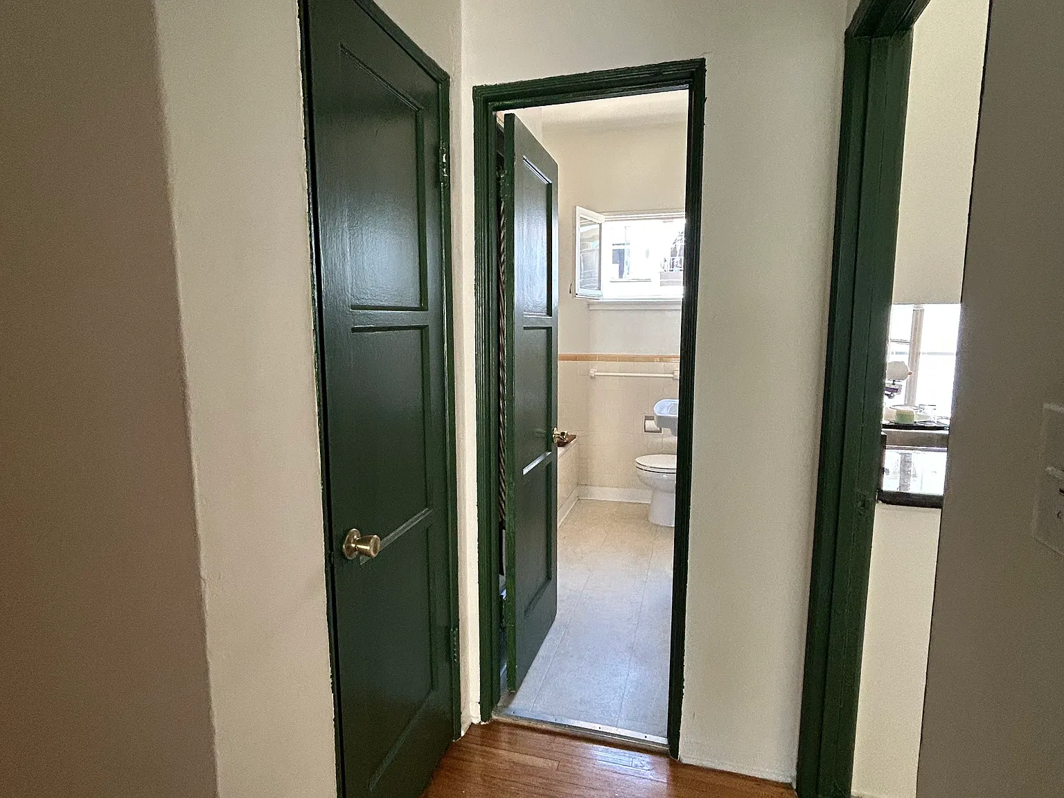 Studio, 500 sqft, $2,100 — Photo 4