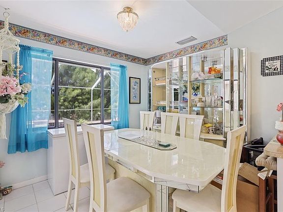 5th image of 1814 SW 43rd St