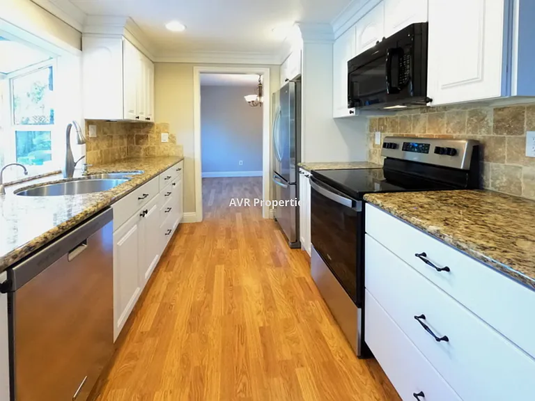 1337 Morning Glory Cir — Photo 2