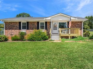 103 Mountain View Dr, Walhalla, SC 29691