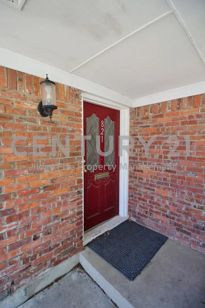 Updated 3/2/2 Situated on Corner Lot in Lancaster Ready For Move-In! — Photo 2