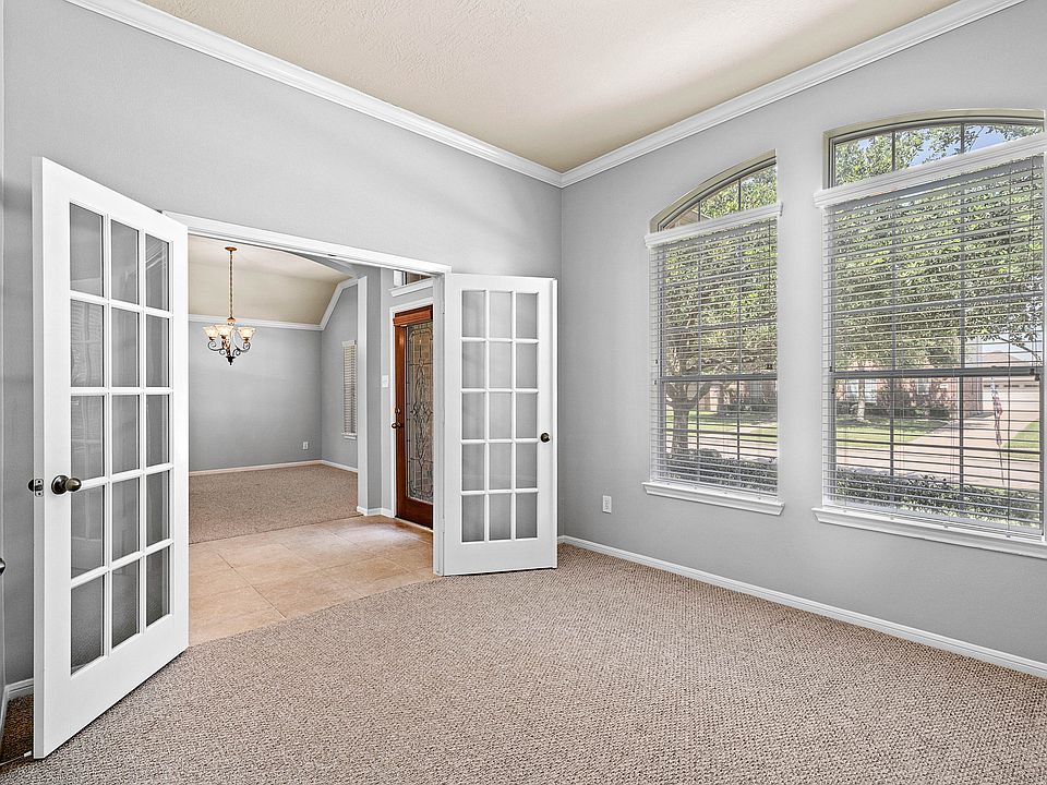 1st image of 2606 Falcon Knoll Ln