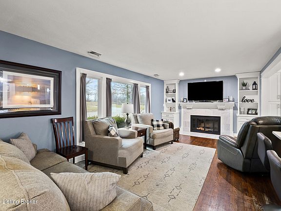 5th image of 1031 Woodlake Dr