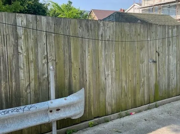 625 Harvie Ave, Toronto, ON M6E 4M4