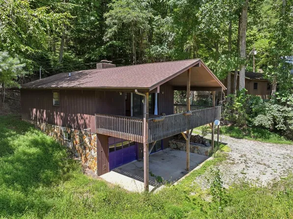 1129 Wake Robin Dr, Cullowhee, NC 28723