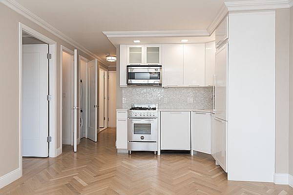 1st image of 305 E 86th St #7D