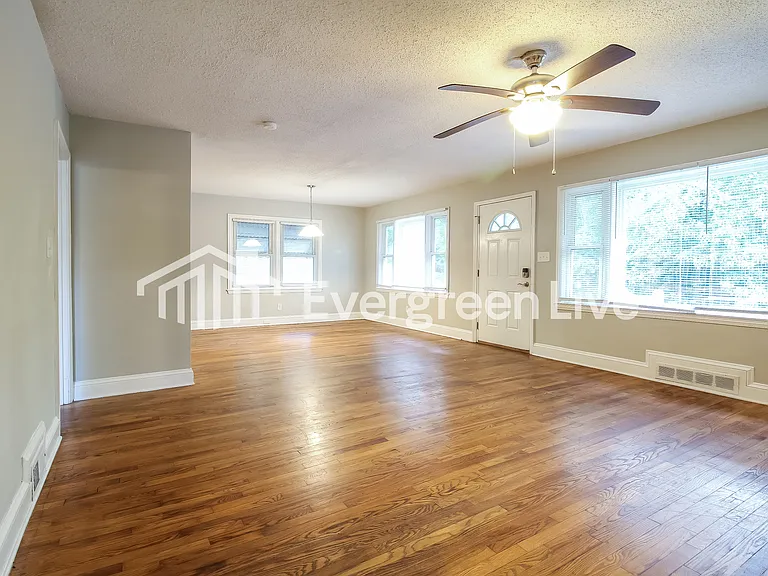 500 Brookdale Dr — Photo 3