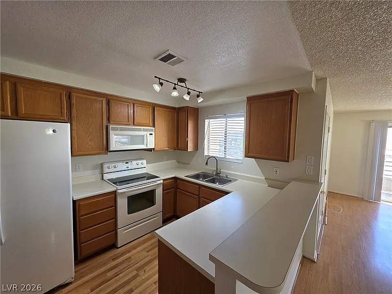 2200 Highpointe Dr #201 — Photo 49
