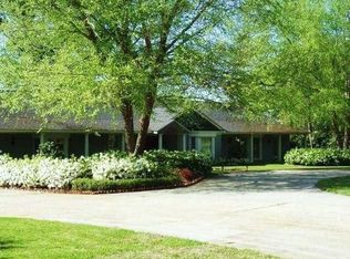 2761 Point Dr, Monroe, LA 71201