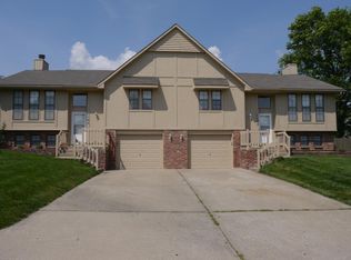 1104 Ridgeway Dr, Raymore, MO 64083