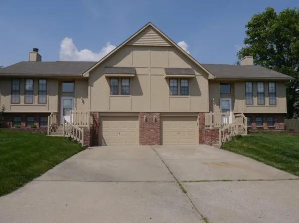 1104 Ridgeway Dr, Raymore, MO 64083