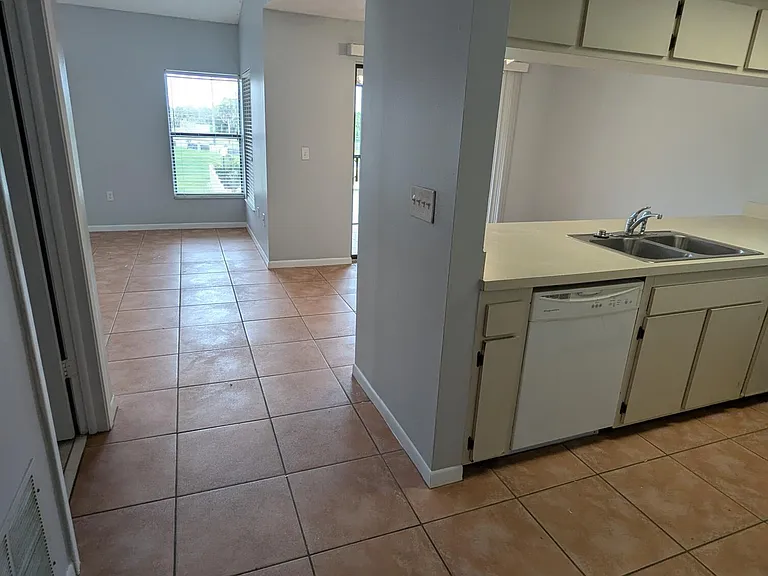 1051 Clearmont St NE #202 — Photo 15