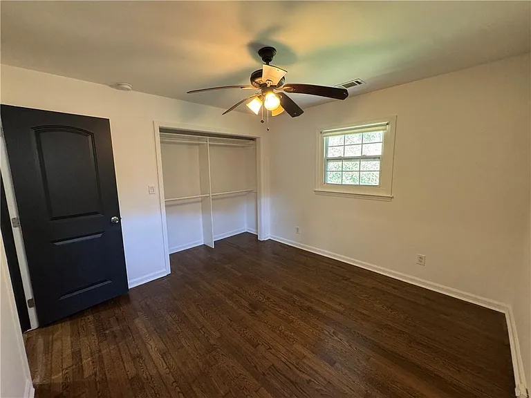 995 Fleetwood Cir SW — Photo 7