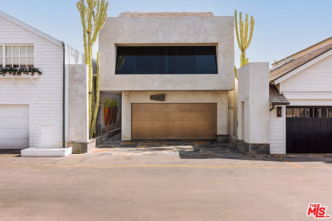 5 bed, 5.0 bath, 4773 sqft, $60,000 — Photo 4
