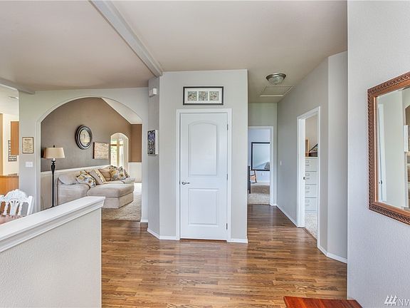 3rd image of 513 Emerald Ln SE