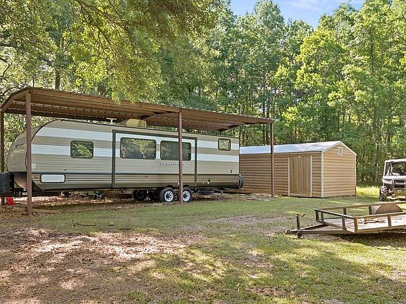 5th image of 63054 Northwood Dr
