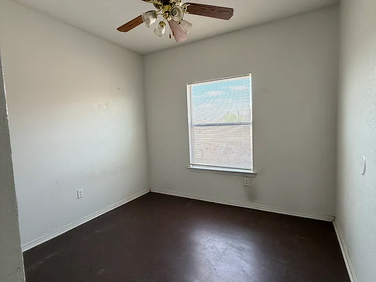 637 Villa Victoria Pl — Photo 14