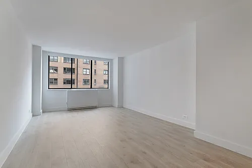 300 Mercer St #10B Photo 1