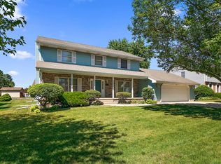 1433 Stratford Dr W, Bourbonnais, IL