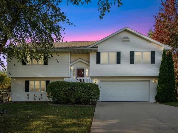 2154 Chad Dr, Coralville, IA 52241