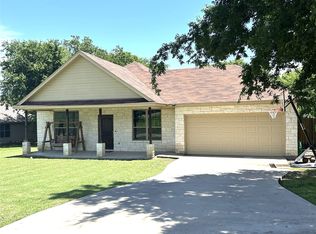 315 S 1st St, Grandview, TX 76050