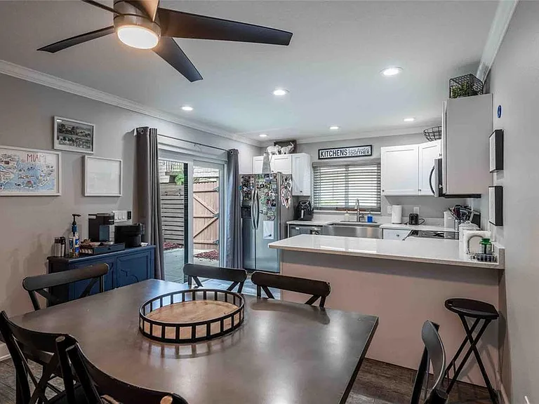 15307 W Pond Woods Dr #301 — Photo 13