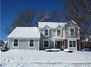 235 Glenwood Dr, Walled Lake, MI 48390