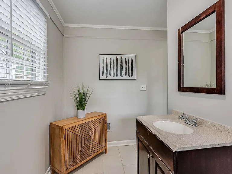 1043 Faith Ave SE — Photo 17