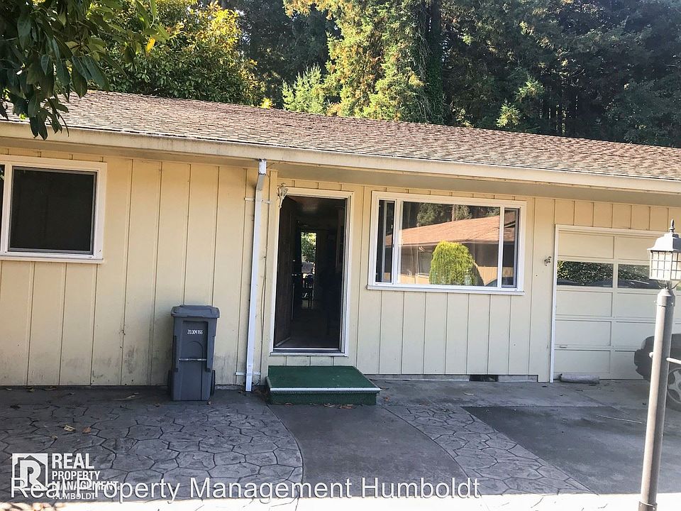 2nd image of 2876 Lucas St