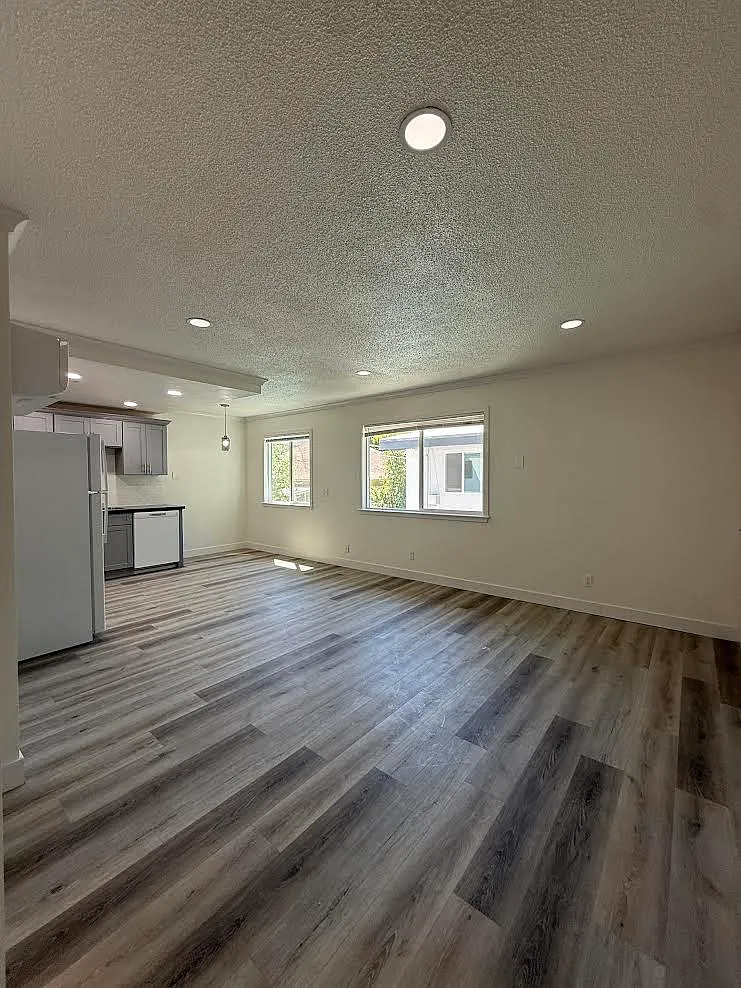 1 bed, 650 sqft, $1,695 — Photo 2