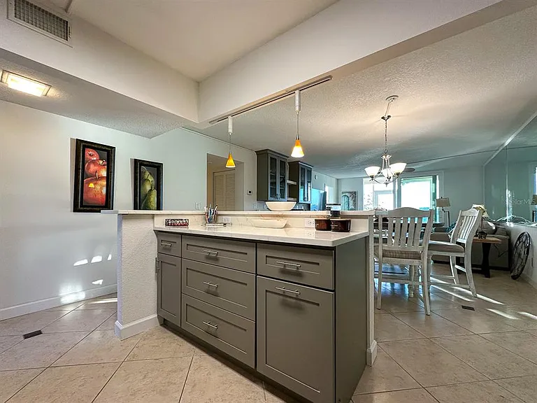 7920 Sun Island Dr S #102 — Photo 12