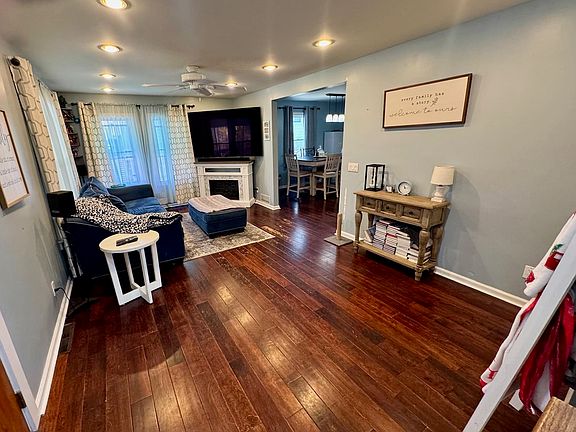 4th image of 85 Childress Ave