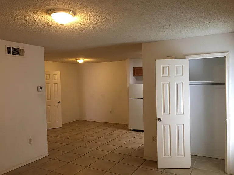 7704 Downman Rd — Photo 2